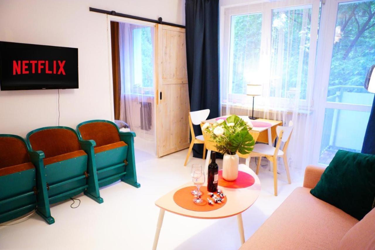 Cinema By P&j Apartment Warschau